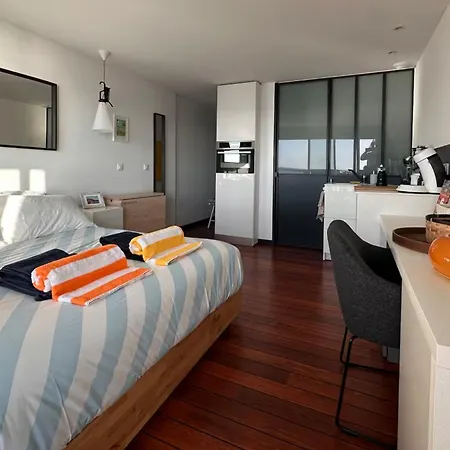 - High-end - Balcony View - - Comfort -pool Apartment